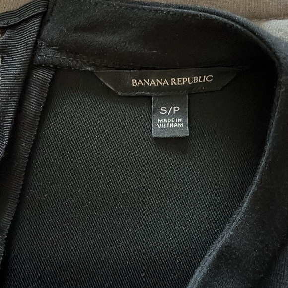 Banana Republic black top with bell sleeves size small - Picture 4 of 5